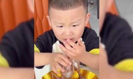 娱乐吃瓜酱小男孩